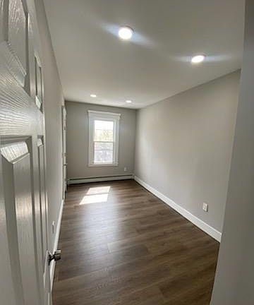 3rd image of 27 Gold St Floor 2