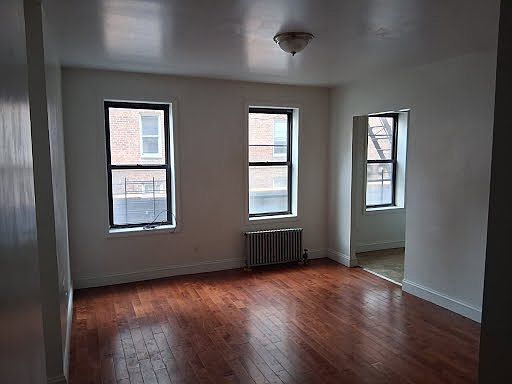 3rd image of 1470 Taylor Ave APT 4