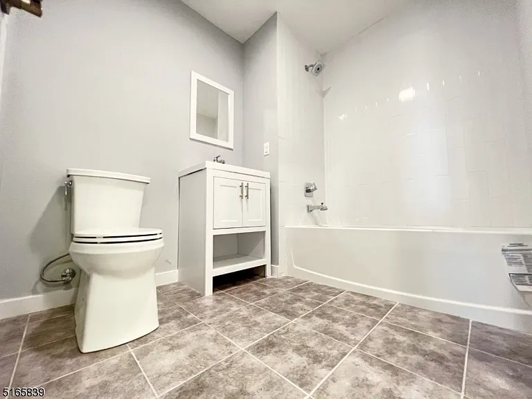 180 Cedar St — Photo 5