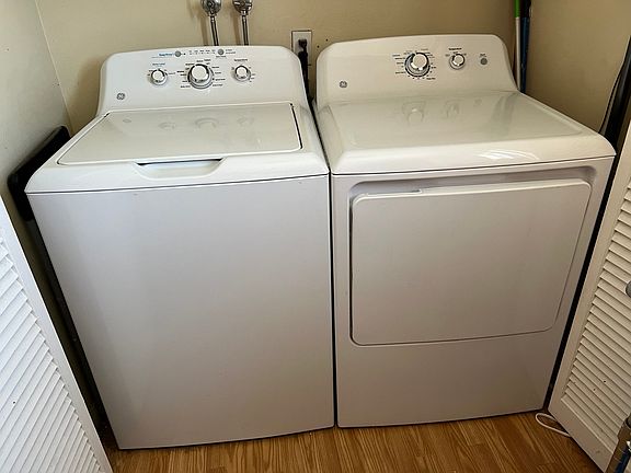 4th image of 535 W 4th St APT 205