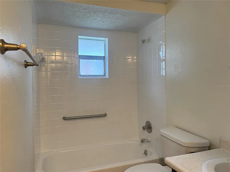 1004 Melrose St — Photo 15
