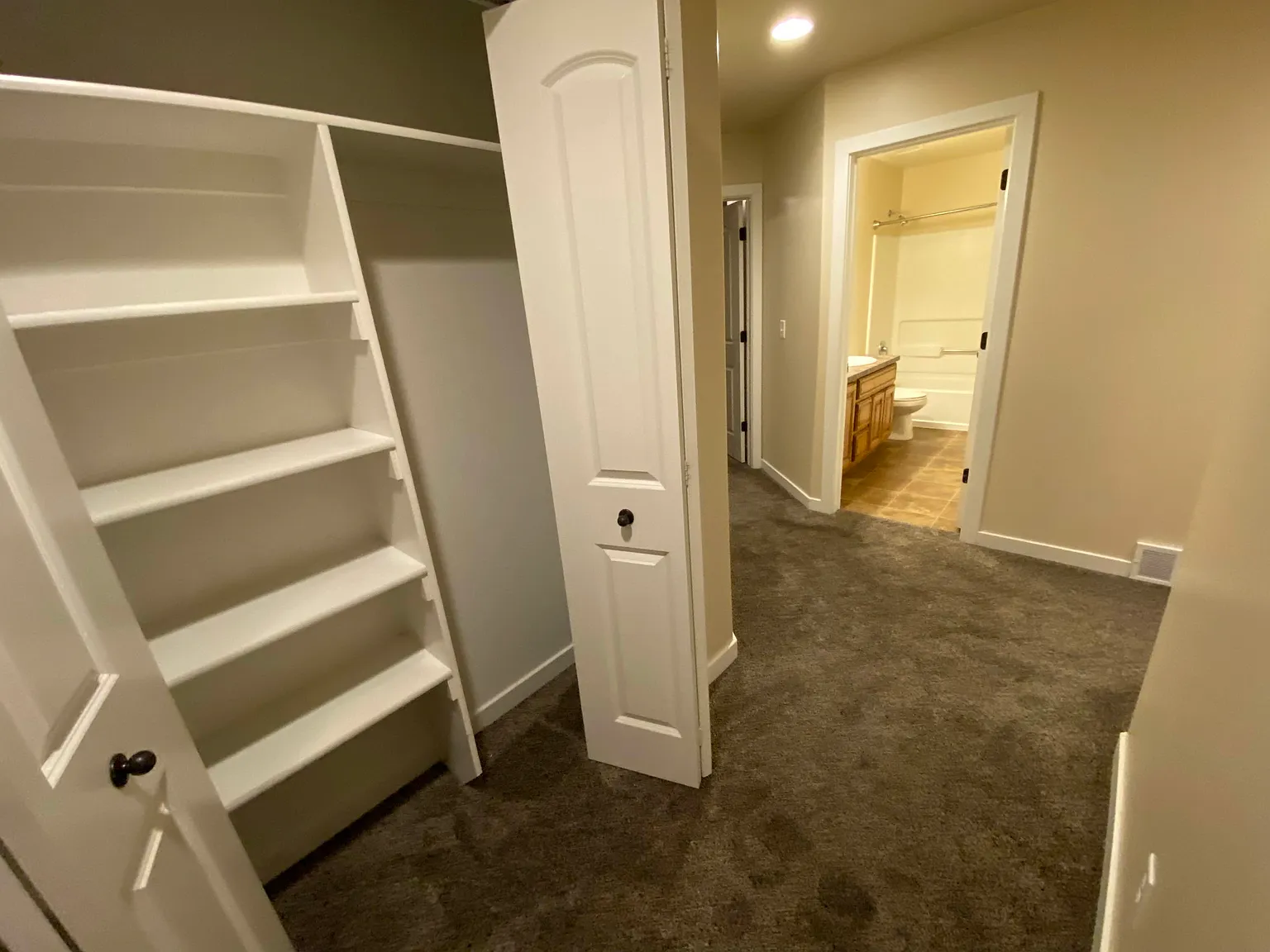 3 bed, 2.5 bath, 1500 sqft, $1,850 — Photo 4