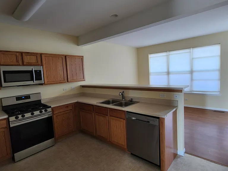 2096 Grayhawk Dr — Photo 6