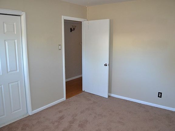 5th image of 2702 University Ave