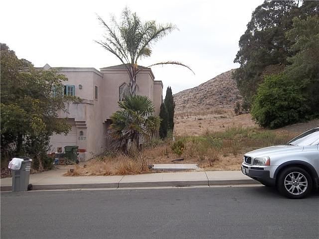 2nd image of 537 Bluerock Dr