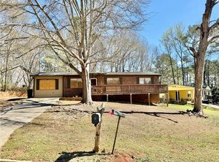 10121 Morris Dr SW, Covington, GA