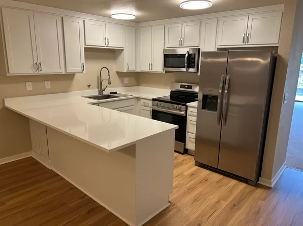 2920 76th Ave SE APT 307, Mercer Island, WA 98040