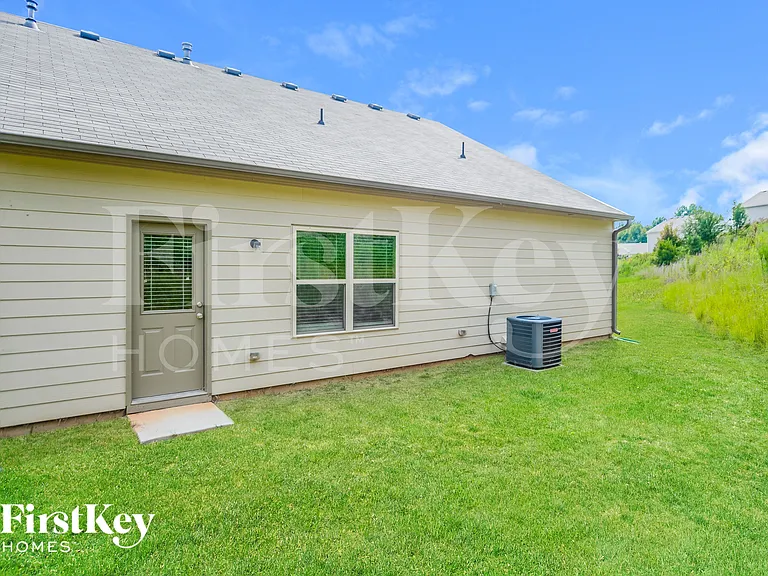 530 Sunrise Ln — Photo 16