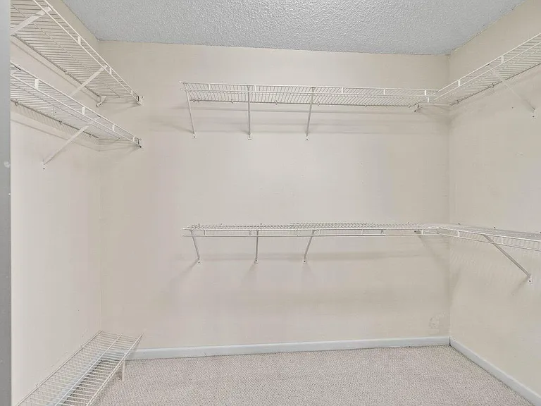 10001 Country Brook Rd — Photo 14