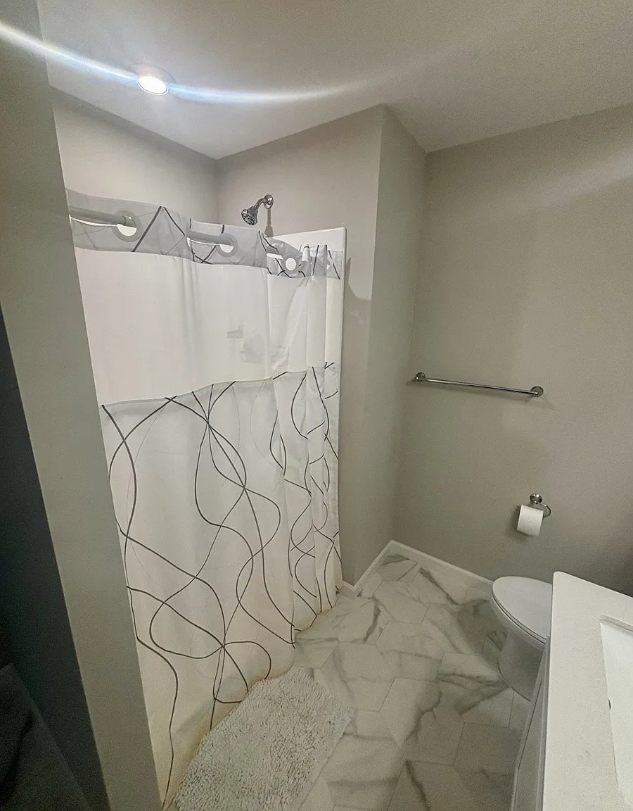4 bed, 2000 sqft, $2,762 — Photo 3