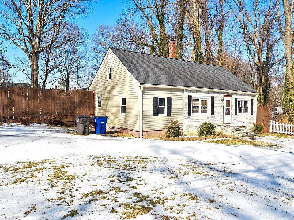1st image of 3872 Leo St