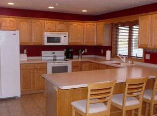 2209 Greenview Ln, Onalaska, WI 54650