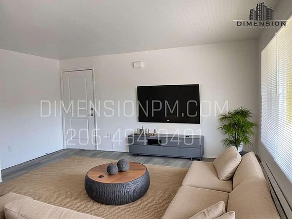 2nd image of 112 Tacoma Blvd S #B8