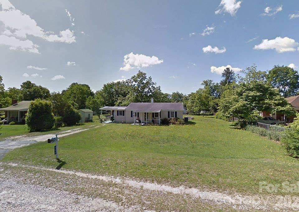 1st image of 271 Jason St