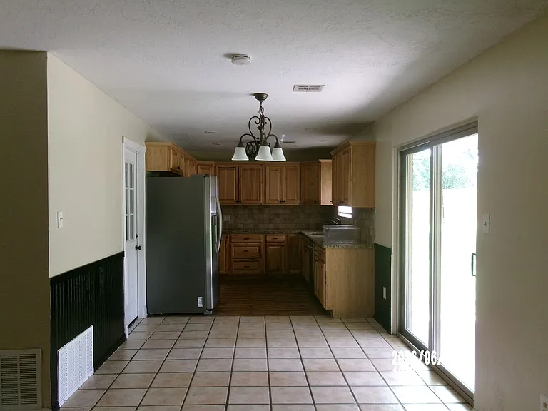 2205 NW 50th St — Photo 32