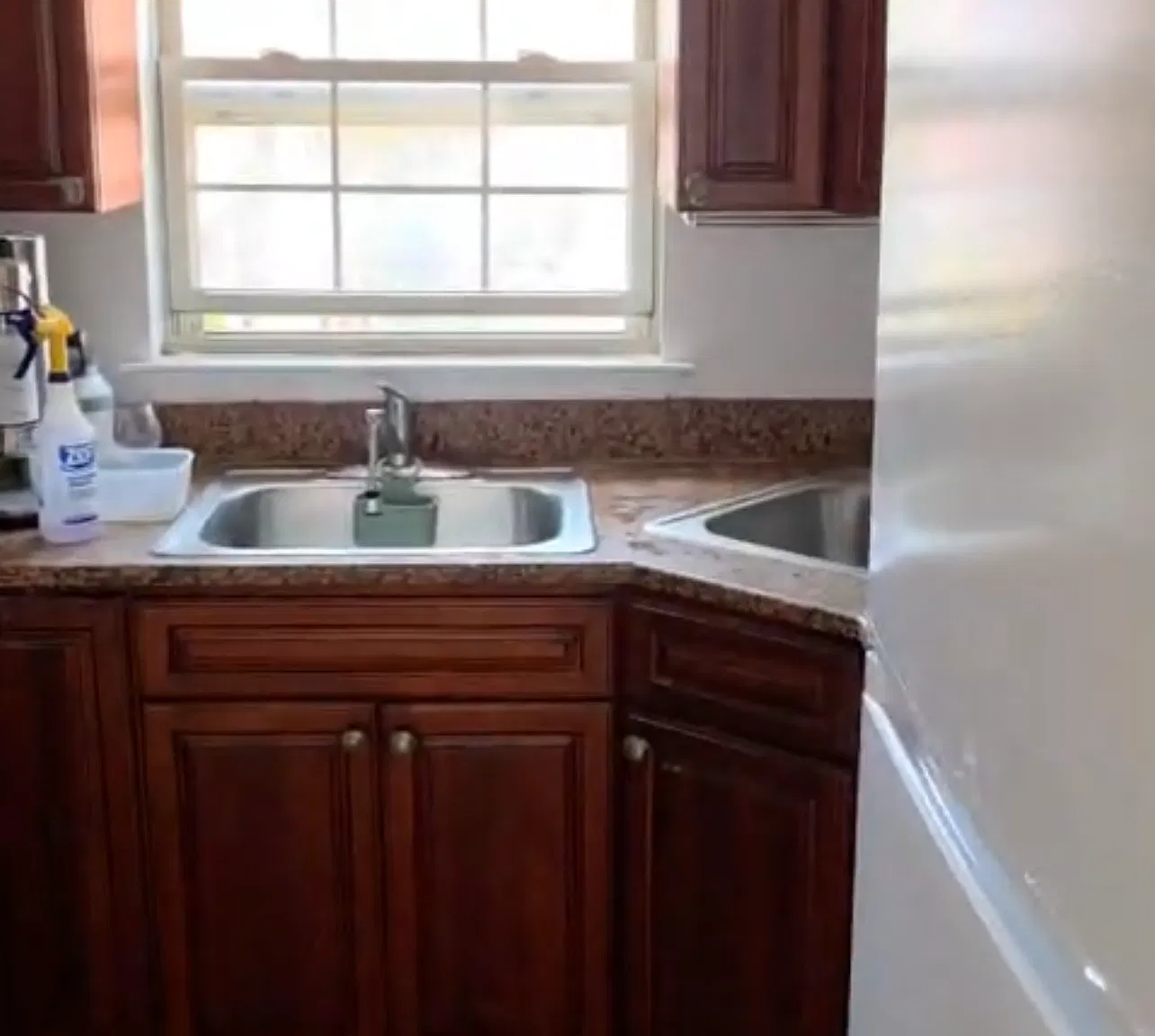 3934 Laurel Ave — Photo 3