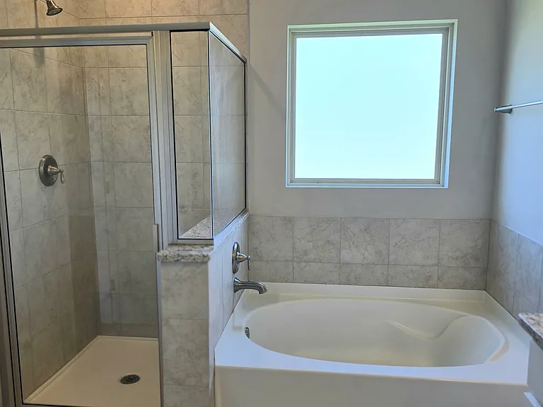 4410 Lake Crest Dr — Photo 16