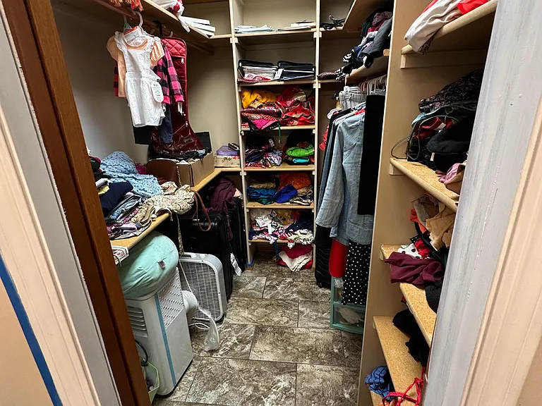 master bedroom attached walking closet