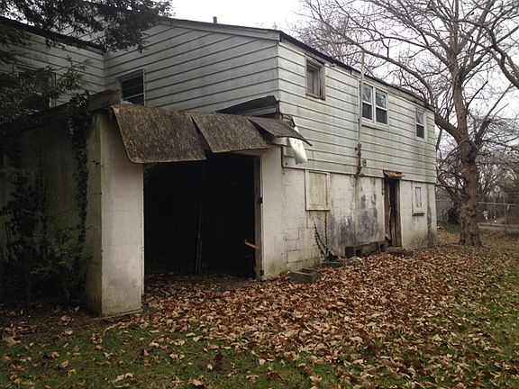 4th image of 124 Bentley St