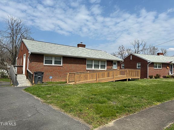 4th image of 1417 Carolina Ave