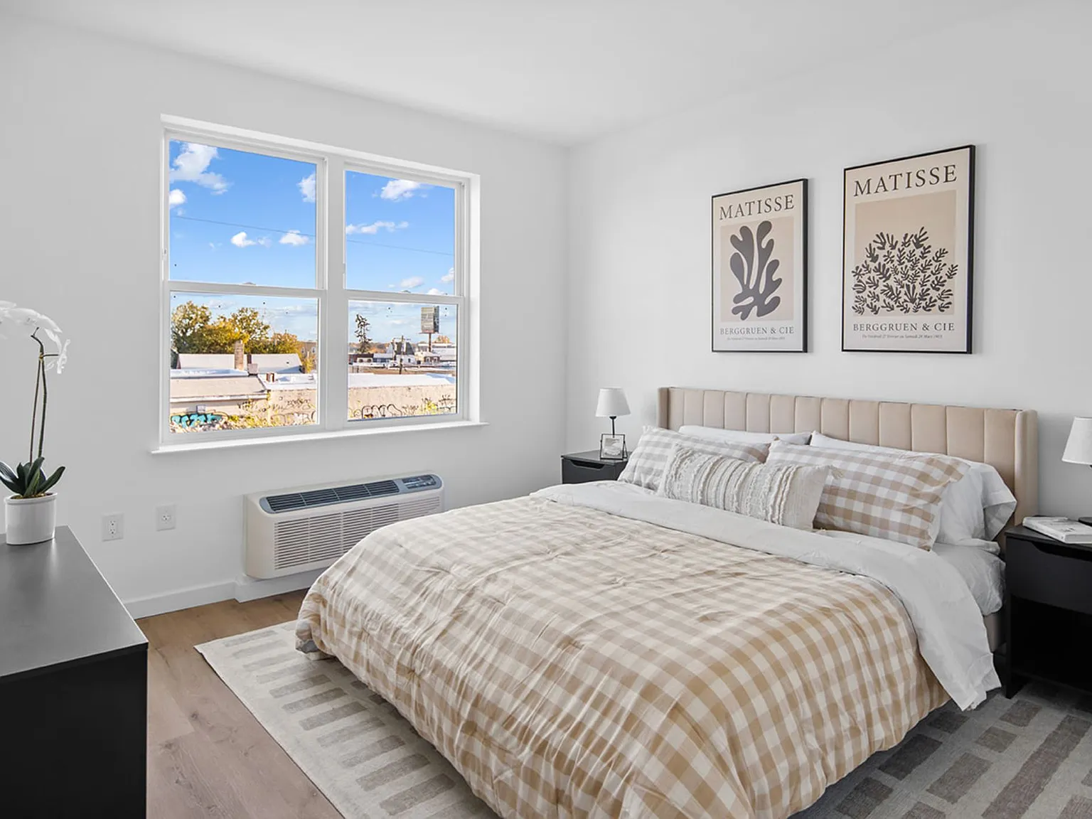 2 bed, 1025 sqft, $1,950 — Photo 4