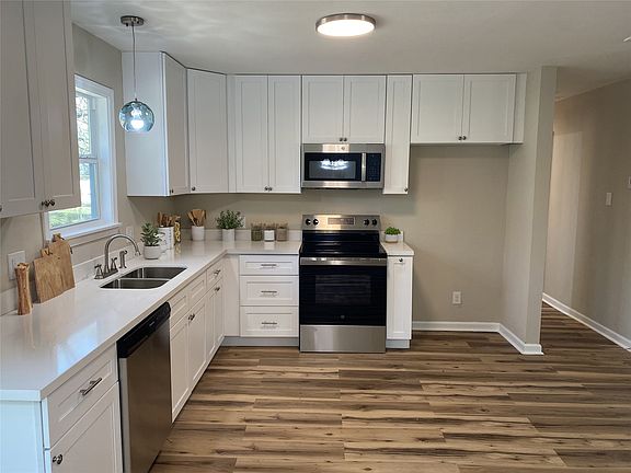 4th image of 203 Elam St