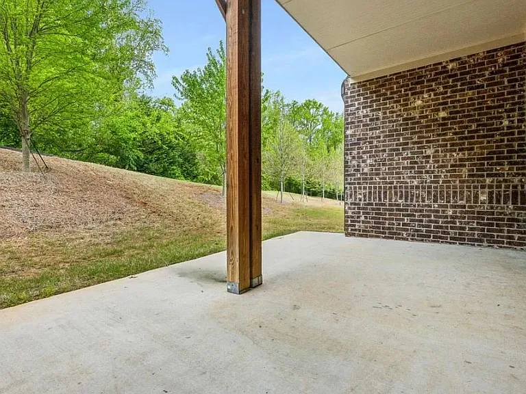 687 Avondale Creek Dr — Photo 23