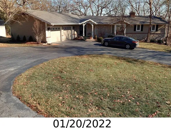 183 Hillcrest West St W, Shawnee, KS 66217