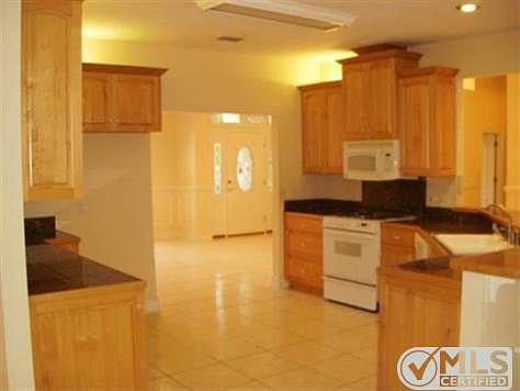 3rd image of 8320 Inverness Dr #7