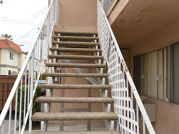2nd image of 6062 Lime Ave APT C