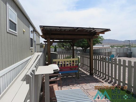 2nd image of 1007 Radium St