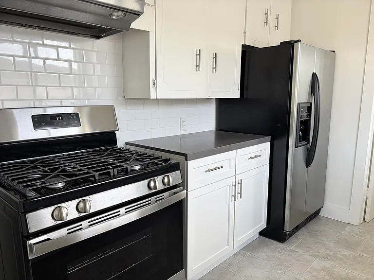3507 S Cloverdale Ave — Photo 10