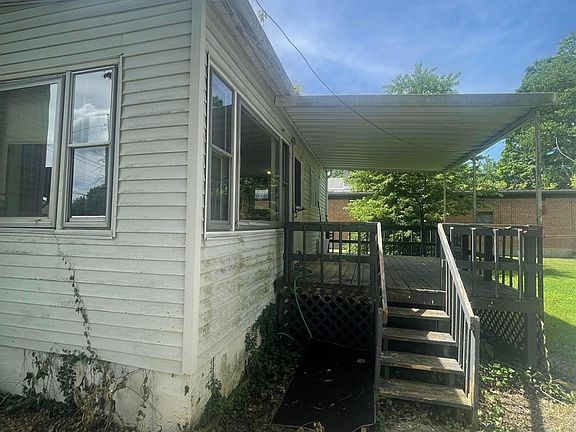 5th image of 212 Center St