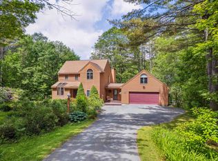 1130 Safford Rd, Hartford, VT 05047