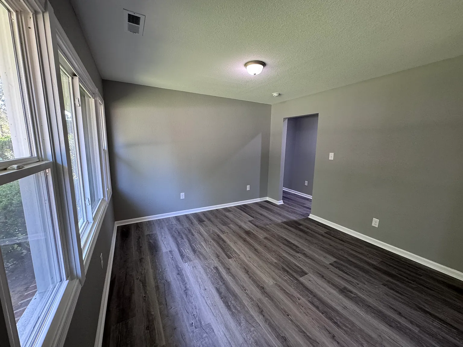 4 bed, 2.5 bath, 1600 sqft, $2,800 — Photo 4