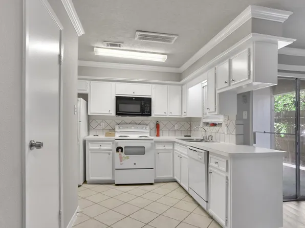 8710 Ilona Ln APT 3, Houston, TX 77025