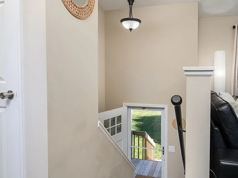 112 Kings Mountain Ct — Photo 9