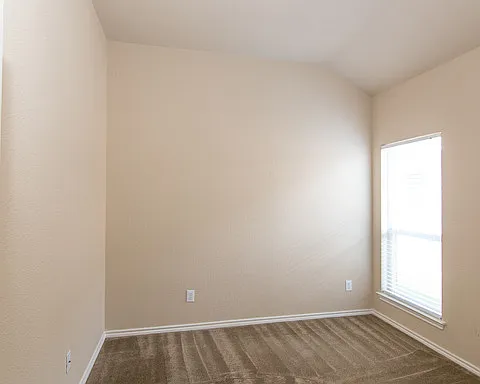 1405 Piedmont Dr — Photo 7