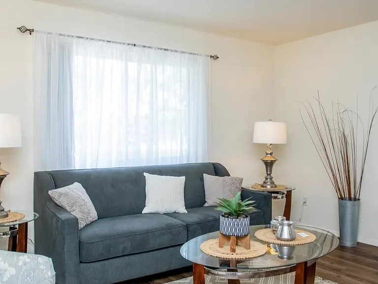Marlborough Trails Apartments — Photo 36