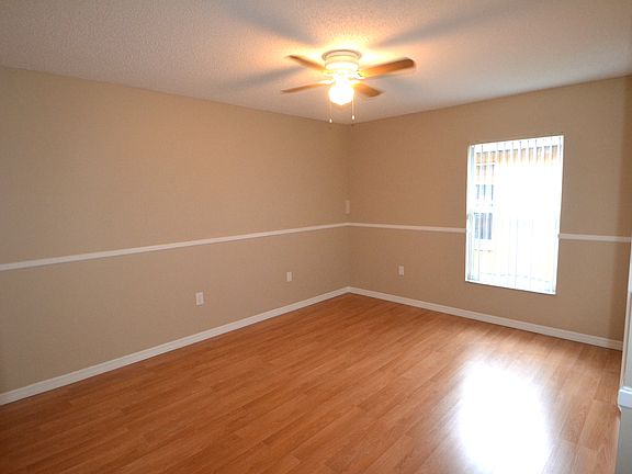 3rd image of 219 Owenshire Cir