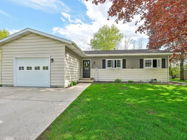495 Betterway Dr, Mayville, WI 53050