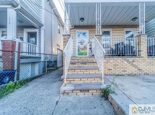 281 Goodwin St, Perth Amboy, NJ 08861