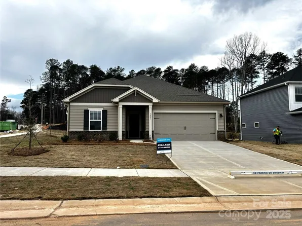 1401 Windy Park Dr, Stanley, NC 28164