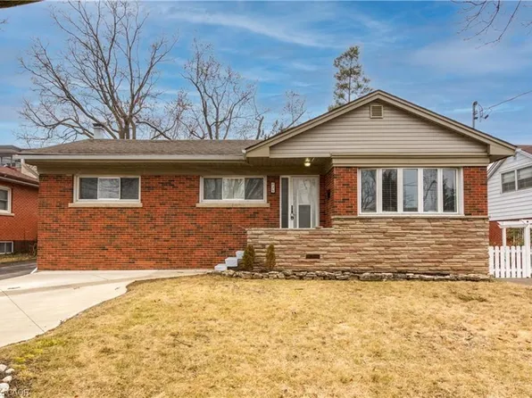 39 Bland Ave, Hamilton, ON L8G 3R2