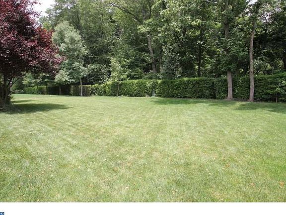 3rd image of 22 Thornbury Ln