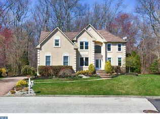 216 Laurel Ln, Mount Laurel, NJ 08054