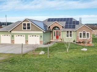 120 W Crescent Harbor Road, Oak Harbor, WA 98277