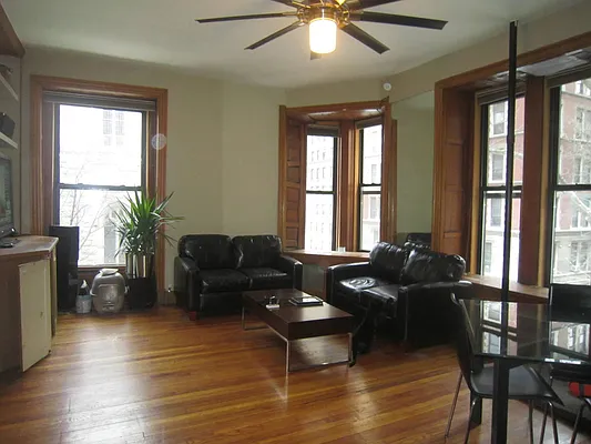 Rented by Immac Realty | media 16