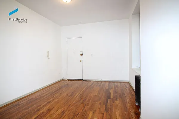 Rented by FirstService Realty (legacy) | media 10