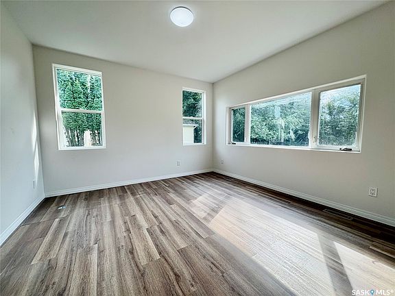 4th image of 214 Thomson Street
